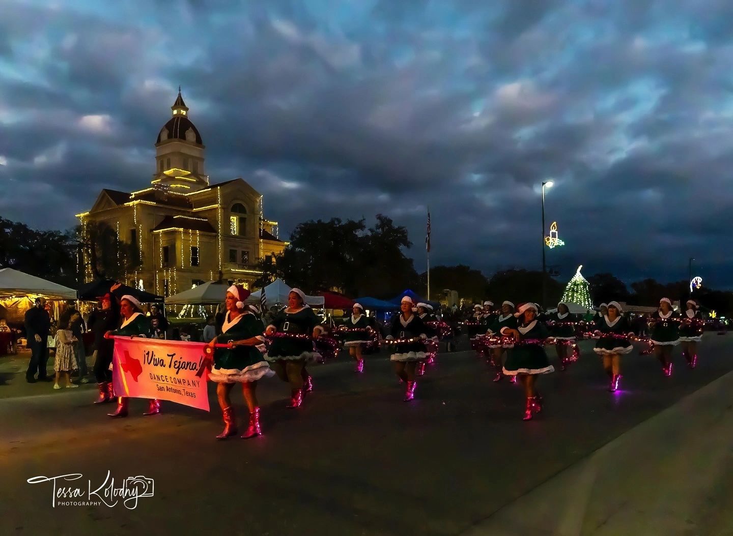 Viva Tejana Dance Company — Cowboy Christmas performance